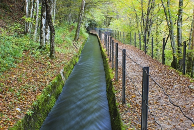 Koryto řeky (www.slovenia.info, photo: Gregor Kacin)