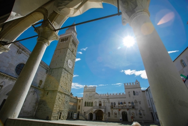 Koper (www.slovenia.info, photo: Tadej Bernik)