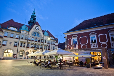 Večer v Ptuji (www.slovenia.info, photo: Jost Gantar)