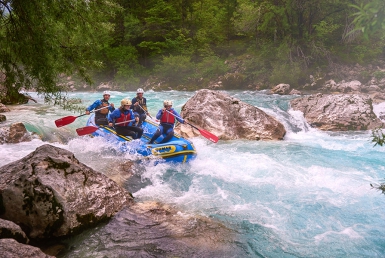 Rafting na Soče (www.slovenia.info, photo: Iztok Medja)