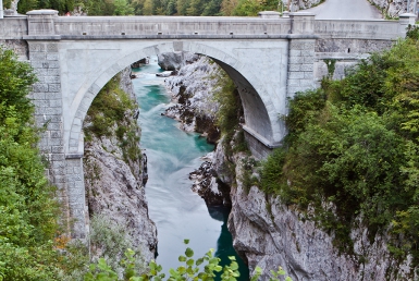 Kobarid (www.slovenia.info, photo: Jost Gantar)