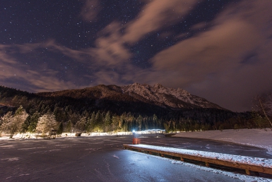 Kranjska Gora v noci (www.slovenia.info, photo: Kranjska Gora Tourist Board)