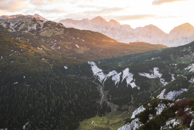 Východ slunce nad Krvavcem (www.slovenia.info, photo: Michael Matti)